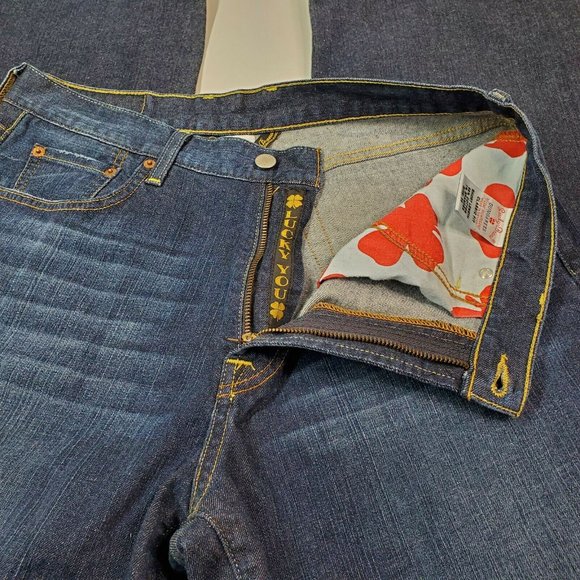 Lucky Brand Dungarees By Gene Montesano Size 34 x 30 Straight Leg Jeans Great - Picture 2 of 7